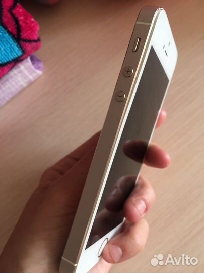 Телефон iPhone 5s