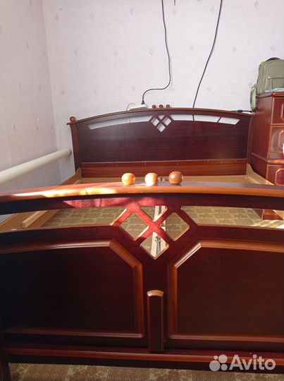 Спальный гарнитур бу