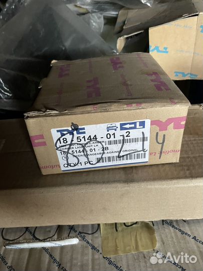 Указатель поворота левый желтый Audi 80 B3