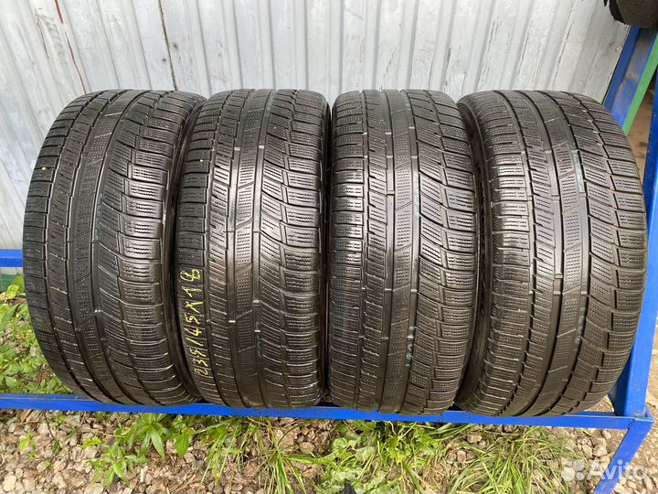 Toyo Snowprox S954 235/45 R18