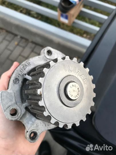 Водяной насос помпа