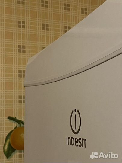 Холодильник Indesit