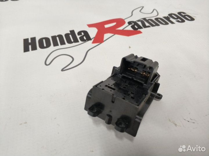 Кнопка стеклоподъемника задняя левая Honda Cr-V 3
