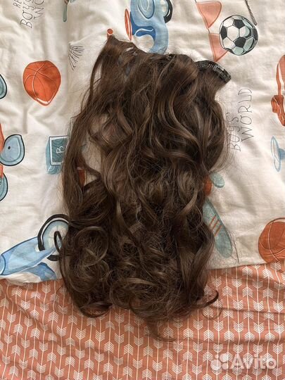 Волосы на заколках