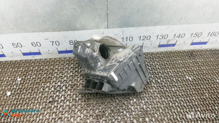 Корпус воздушного фильтра Volkswagen Passat