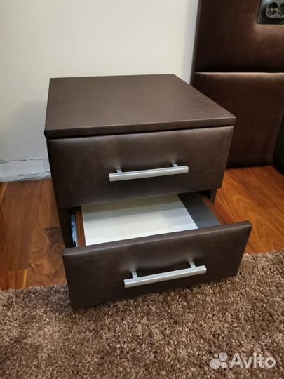 Тумбочка прикроватная