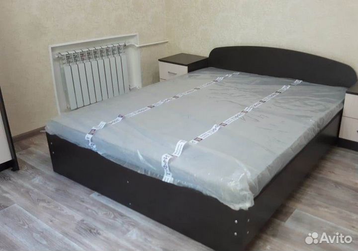 Кровать венге 2-спальная с матрасом
