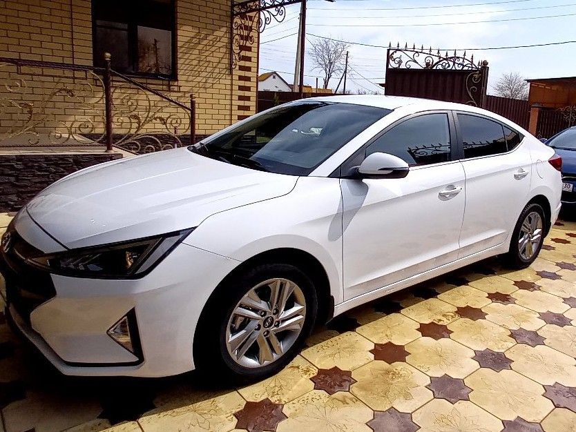 Hyundai Elantra: фото владельца