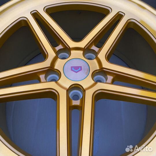 Диски новые разноширокие 18 дюймов 5/114,3