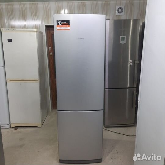 Холодильник серебристый системой no frost с достав