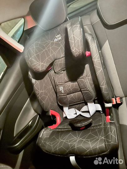 Автомобильное кресло britax romer advansafix lV R