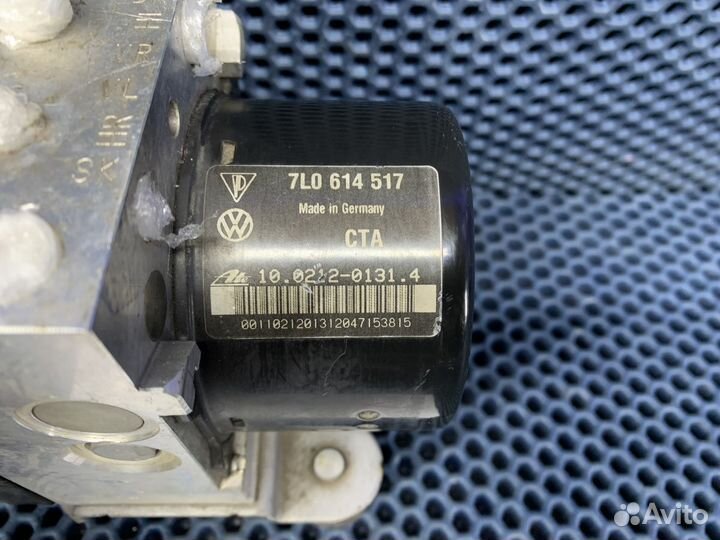 Блок управления ABS VW Touareg GP 2006-2010