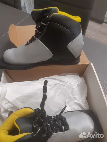 Лыжные ботинки