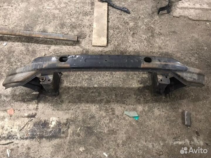 Усилитель бампера передний Mercedes Vito W639 2007