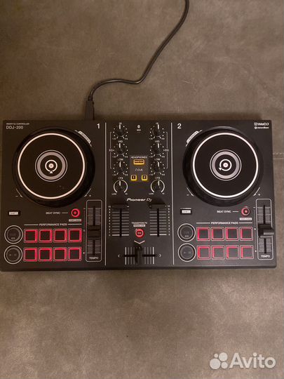Контроллер для DJ Pioneer DDJ-200