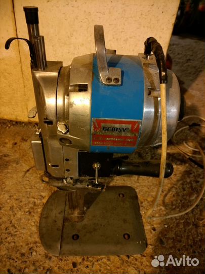 Вертикальный раскройный нож Gemsy GEM8 б\у