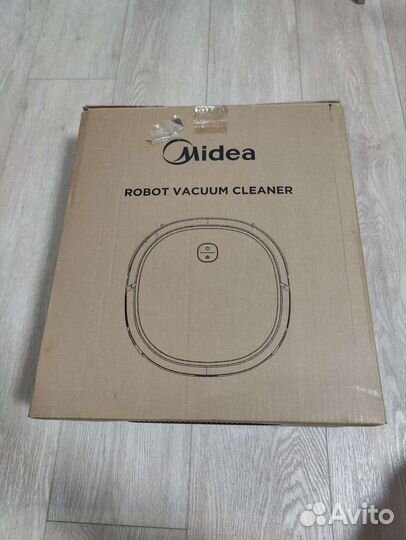 Робот пылесос новый Midea VCR18W