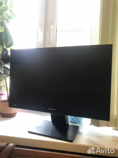 Монитор Samsung 23.6