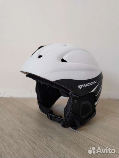 Шлем горнолыжный спортивный