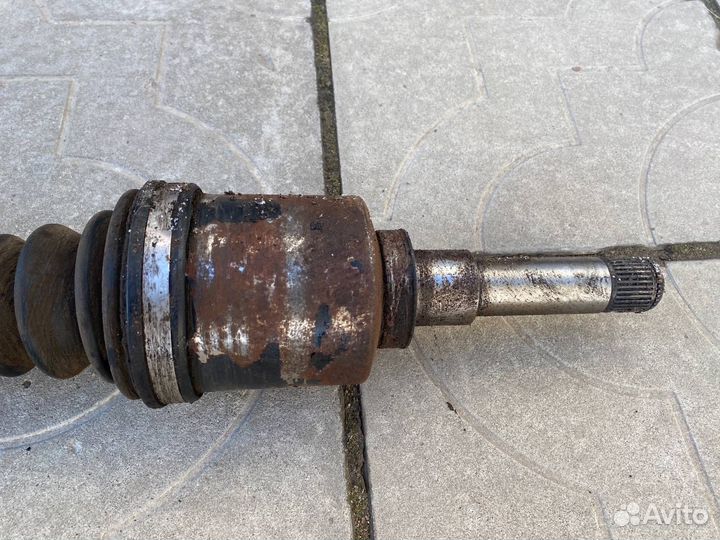 Полуось (привод) передний левый Chevrolet Epica