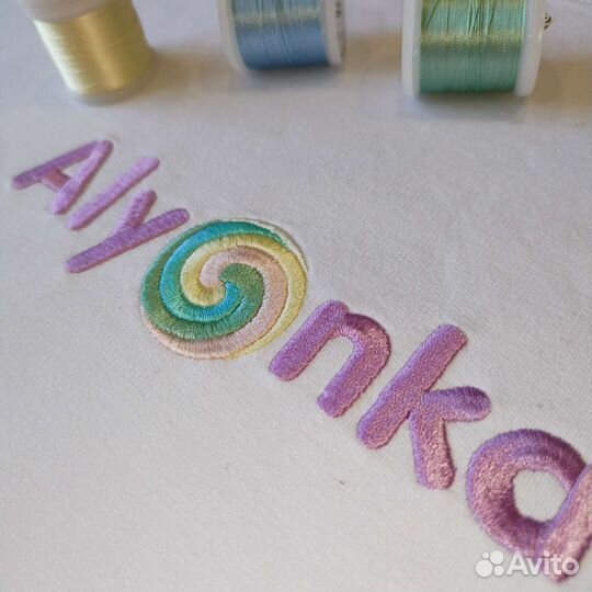 Машинная вышивка на одежде