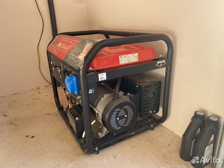 Продам бензиновый генератор