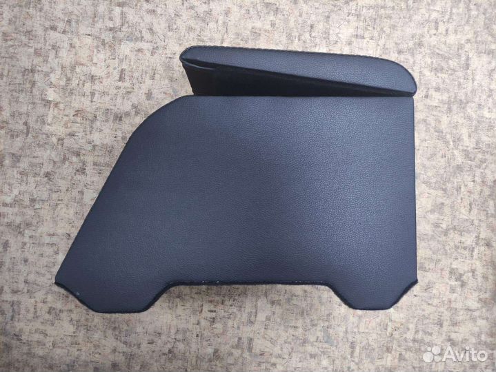 Подлокотник VW Polo 1 2010-2020