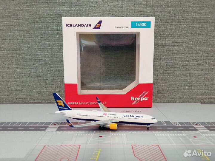 Модель самолета herpa 1:500 533102-001 B767
