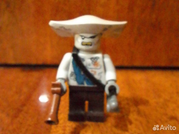 Lego минифигурка Маркус - проклятый пират