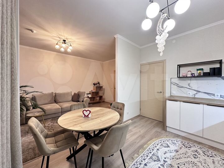 2-к. квартира, 54 м², 8/8 эт.