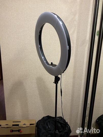 Кольцевая лампа со штативом