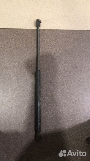 Амортизатор капота Ssang Yong Rexton II (2006-2012