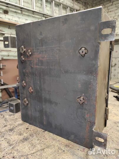 Шкаф стальной