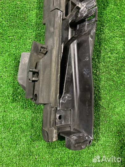 Кронштейн радиатора левый Bmw 3 E46 M54B25 2003