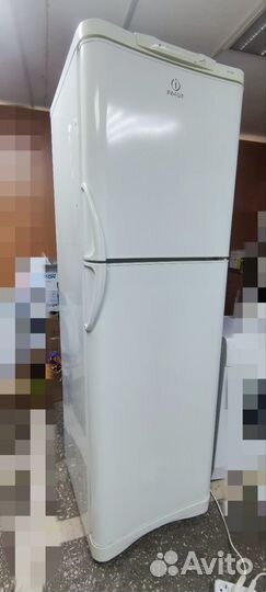 Холодильник indesit