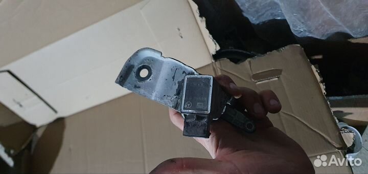 W221 датчики положения кузова. Зад перед. Гидро