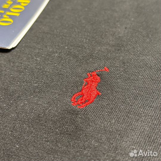 Футболке Polo черная и белая