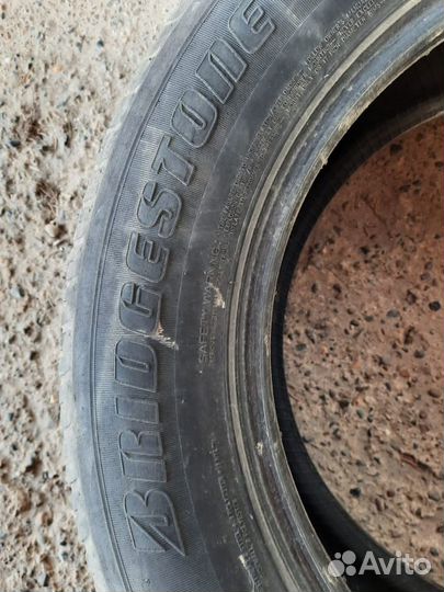 Bridgestone Dueler H/T 687 225/65 R17