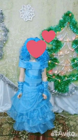 Праздничное платье с париком