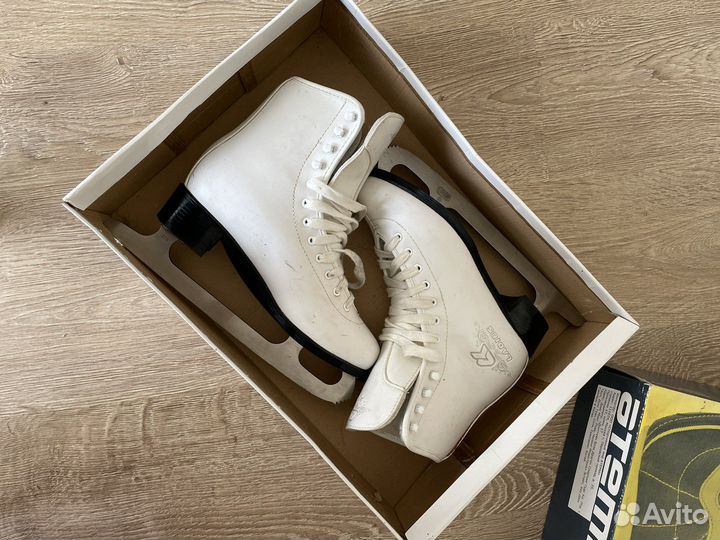 Женские фигурные коньки