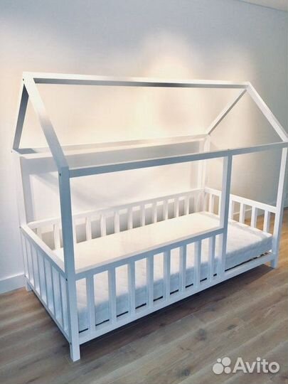 Кровать детская