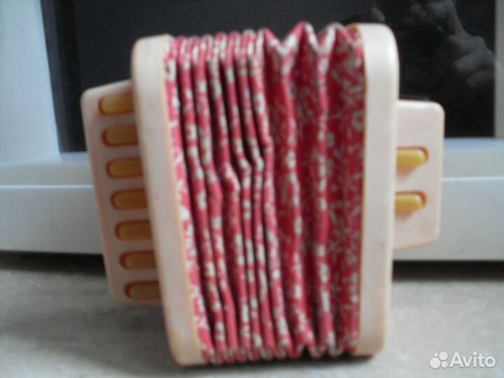 Ретро маленький советский аккордион