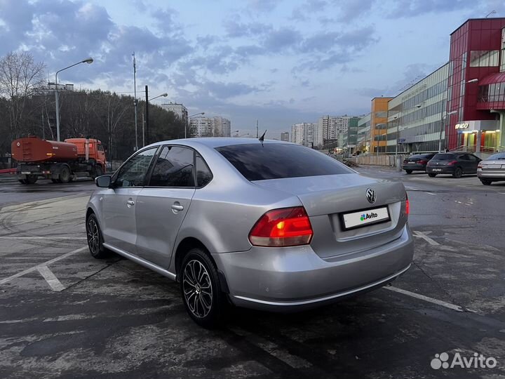 Volkswagen Polo 1.6 AT, 2010, 239 700 км