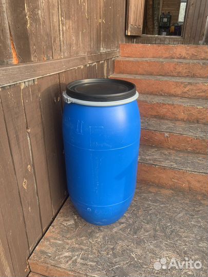 Бочки пластиковые 180 л