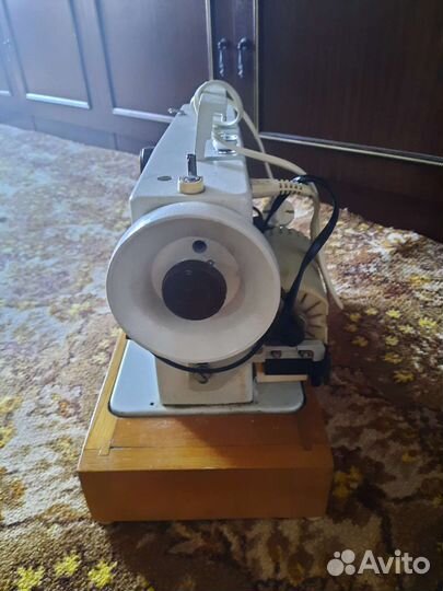 Швейная машина Чайка 134