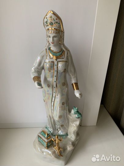 Статуэтка фарфор