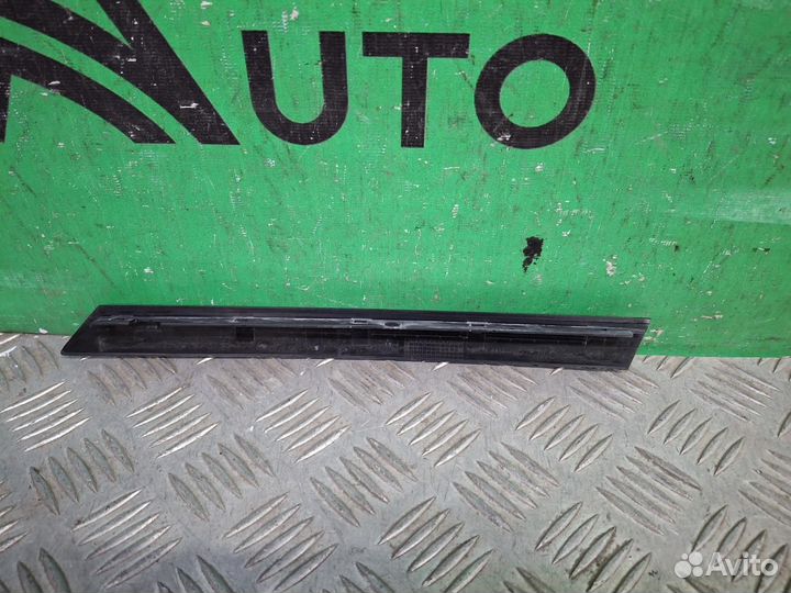 Накладка стойки двери передняя левая Renault