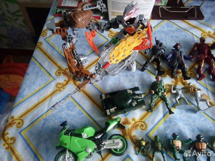 Игрушки супер герои,трансформеры,человек паук,желе