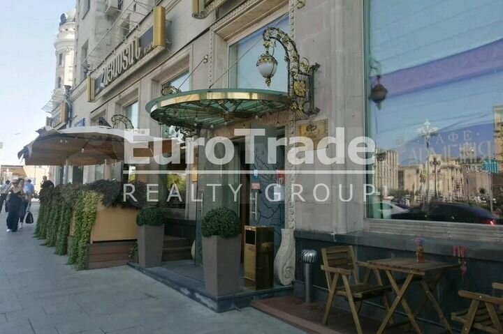 Сдам торговое помещение, 210 м²