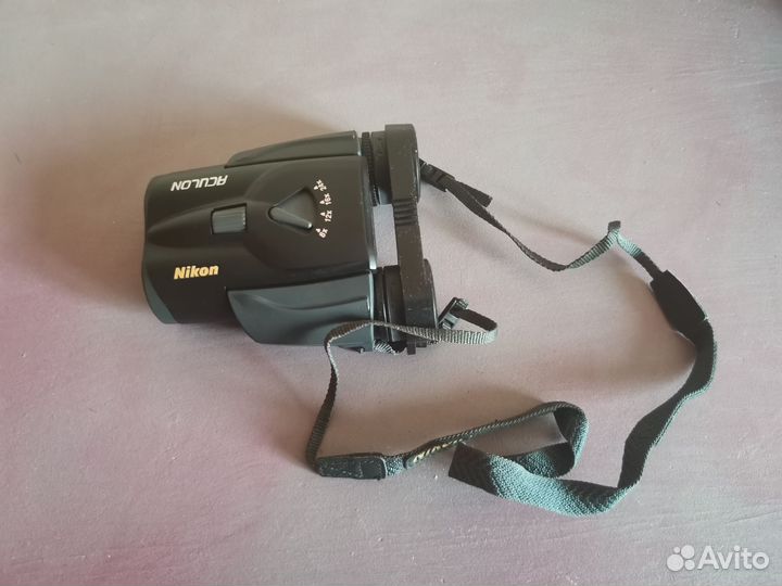 Компакт бинокль Nikon Aculon T11